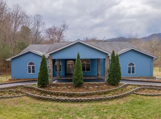 300 Riverwood Dr, Franklin, NC 28734