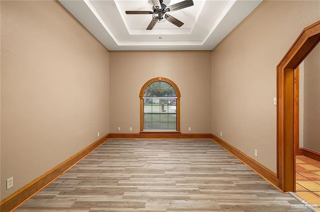 4 bed, 3.0 bath, 2127 sqft, $2,400 — Photo 3