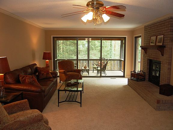 Great room to gather