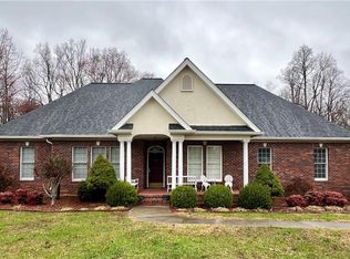 107 Kaylan Ln, Thomasville, NC 27360