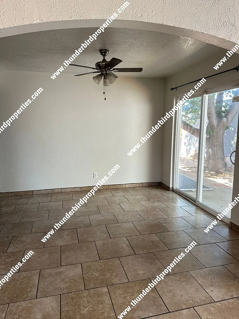 Great NE 3 bedroom — Photo 3