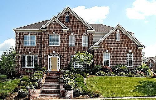 Great Curb Appeal!