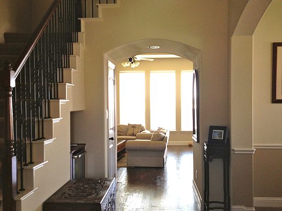 4th image of 600 Hampshire Dr
