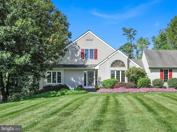 411 Columbine Dr, Kennett Square, PA 19348