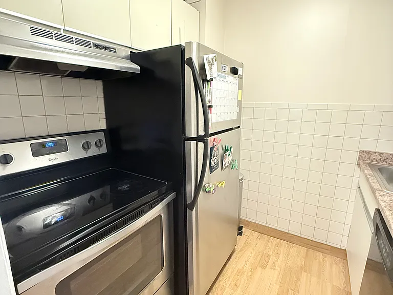 560 Halstead Ave #3J — Photo 6