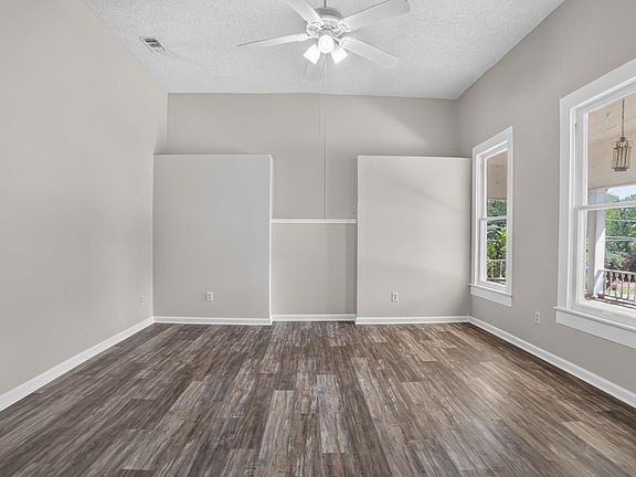 5th image of 100 W Groves St