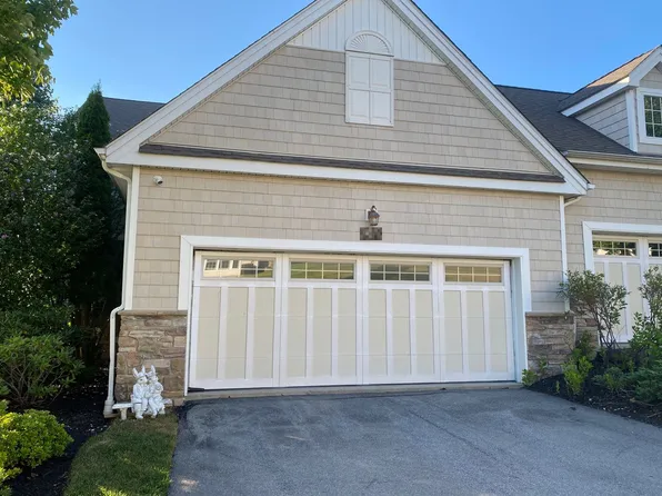 98 Pinehurst Cir, Monroe, NY 10950