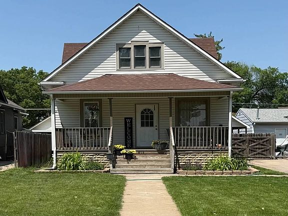 2nd image of 815 E 3rd Street