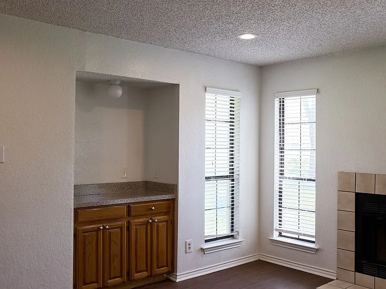 900 Kilkenny Ct #D — Photo 4