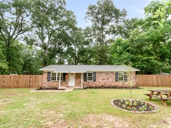4942 Don St, Semmes, AL 36575