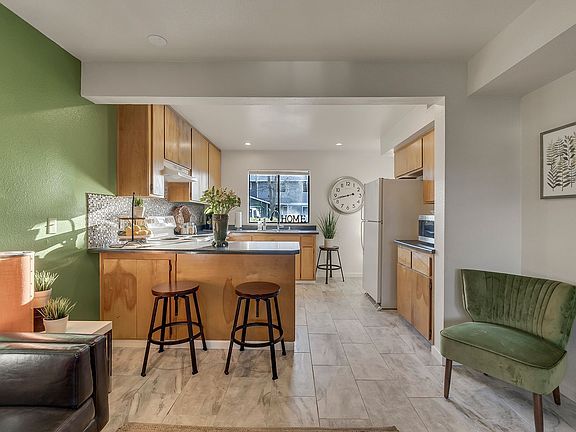 4th image of 1521 Nord Ave #307