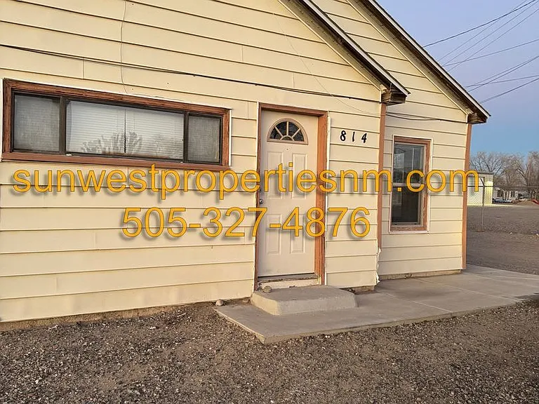 814 E Murray Dr — Photo 1