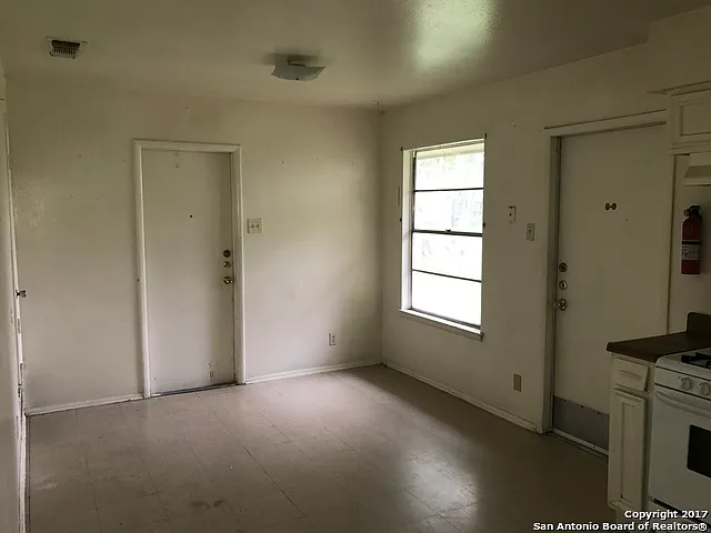 6007 Misty Valley Dr — Photo 3