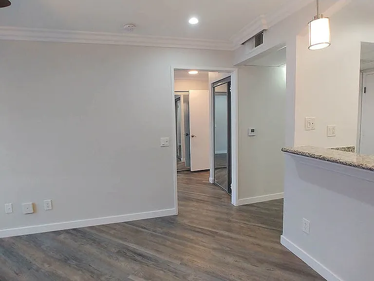 Villa De Adel Apts — Photo 104