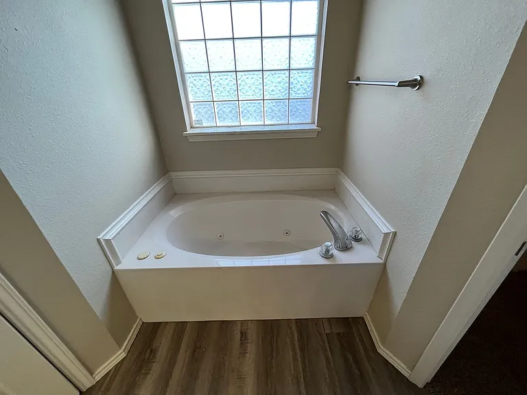 3009 104th St — Photo 10
