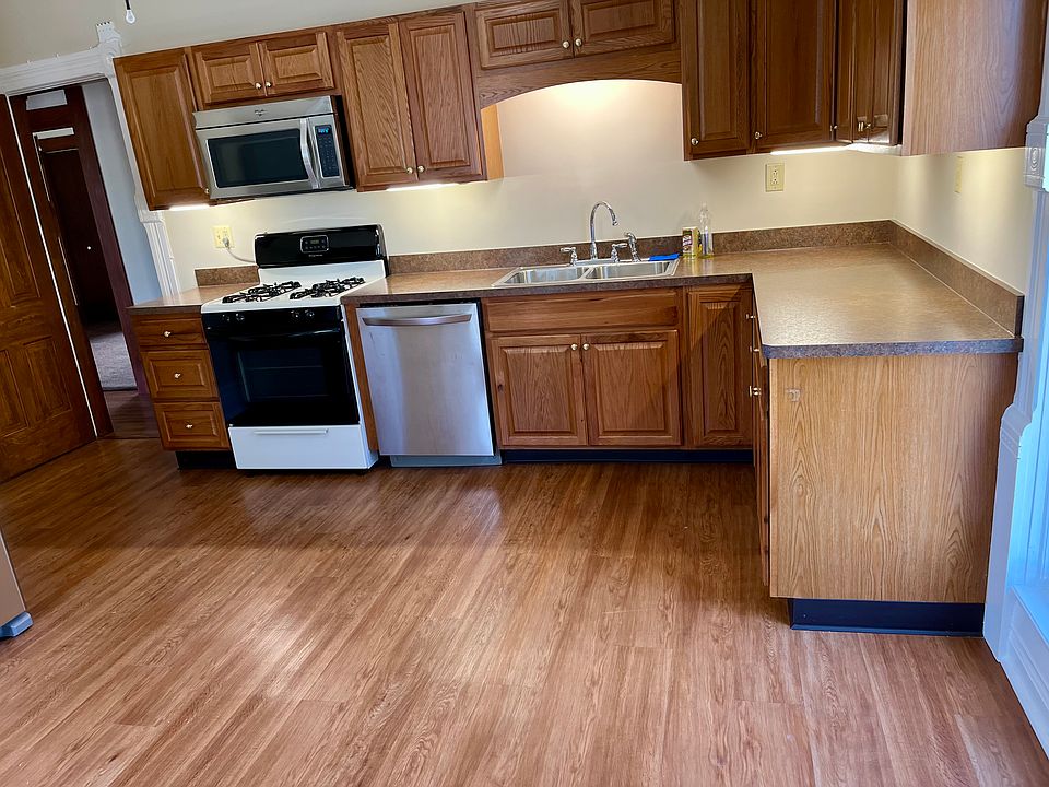 Kitchen with under cabinet lights