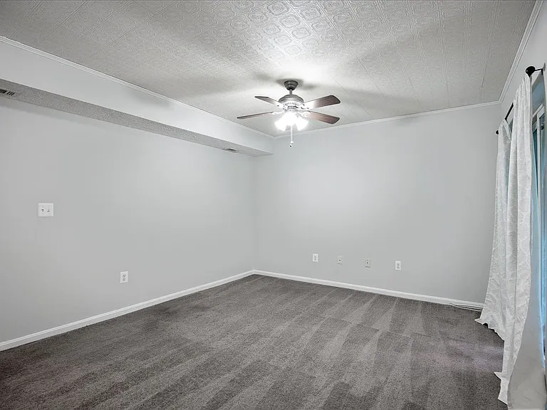 8000 Delores Ct — Photo 18