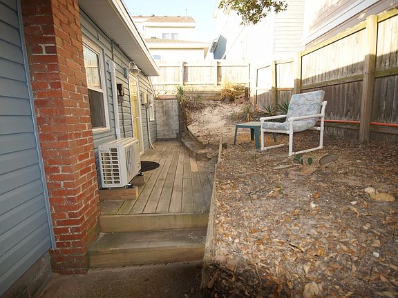 4th image of 3613 Bayside Ave