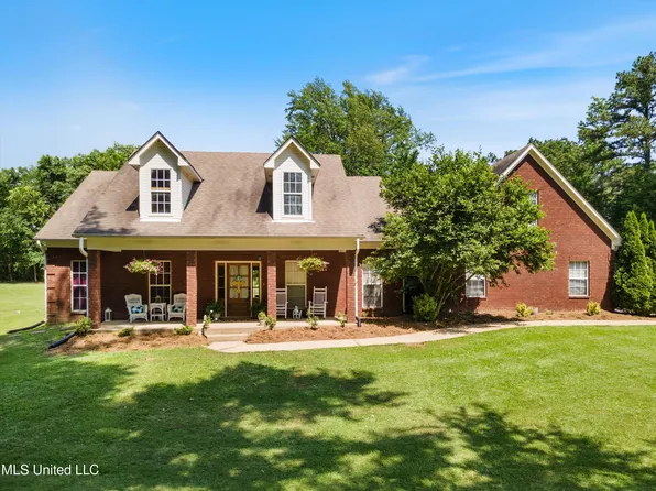 159 Rolling Oaks Ln, Senatobia, MS 38668