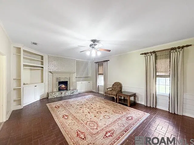 5 bed, 4051 sqft, $3,850 — Photo 4