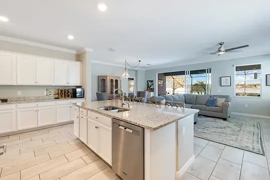 3 bed, 2202 sqft, $3,450 — Photo 4