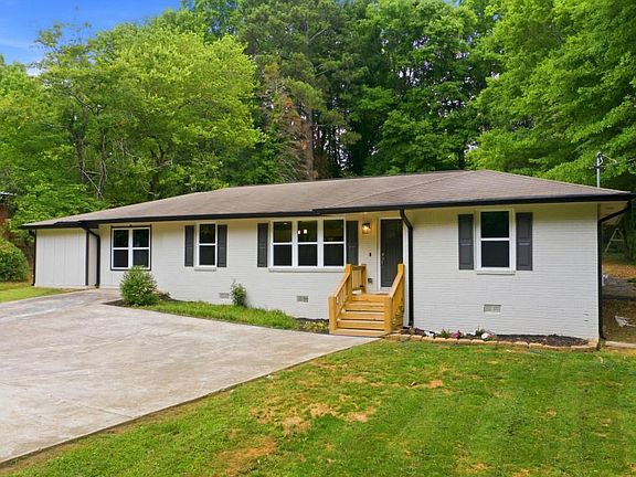 2nd image of 4200 Pinetree Dr