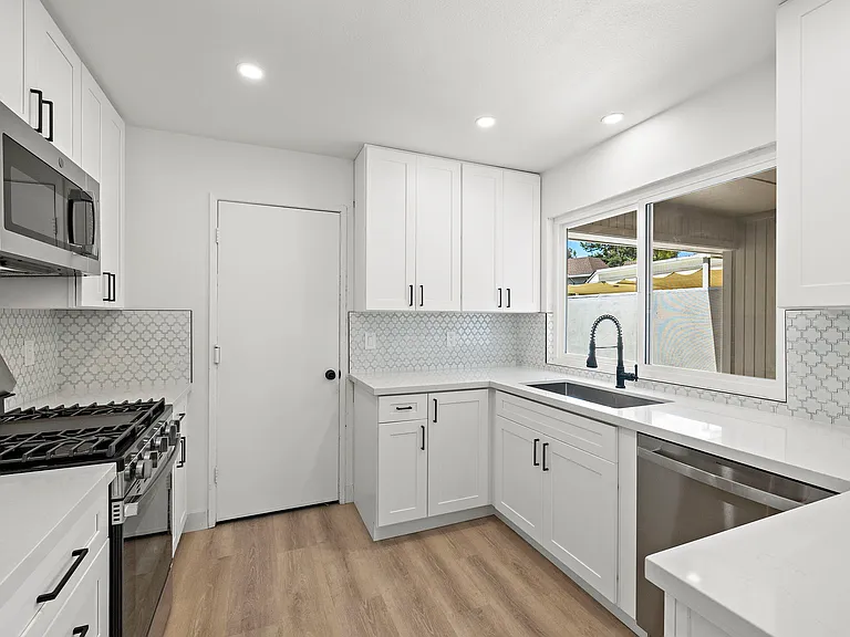 22311 Caminito Arroyo Seco #C — Photo 7