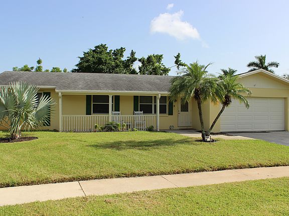 3rd image of 411 Lake Tree Dr