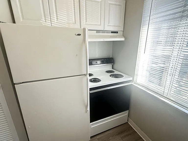 Clifton Colony — Photo 43