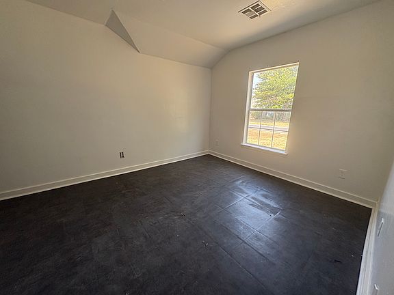 3rd image of 1128 SW 37th St