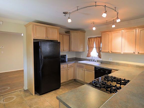 3rd image of 1517 S Fannin St