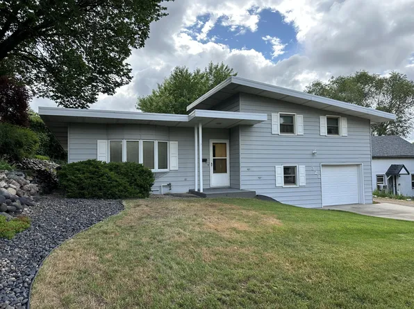 328 N Highland Ave, Pierre, SD 57501