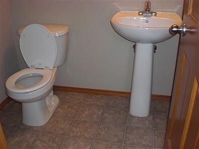 5th image of 2109 Creviston Pl