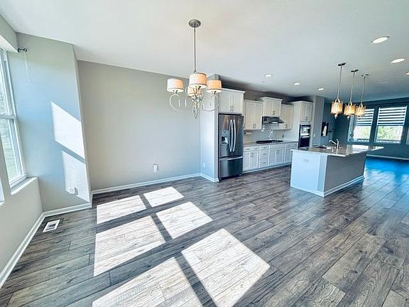 5th image of 661 Satori Way