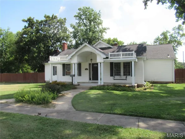 230 Maple St, Sullivan, MO 63080