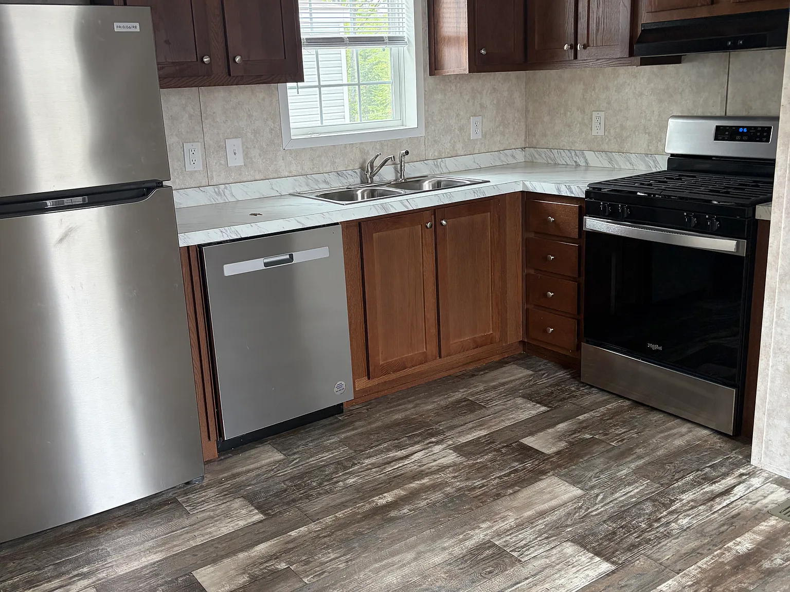 2 bed, $1,200 — Photo 2