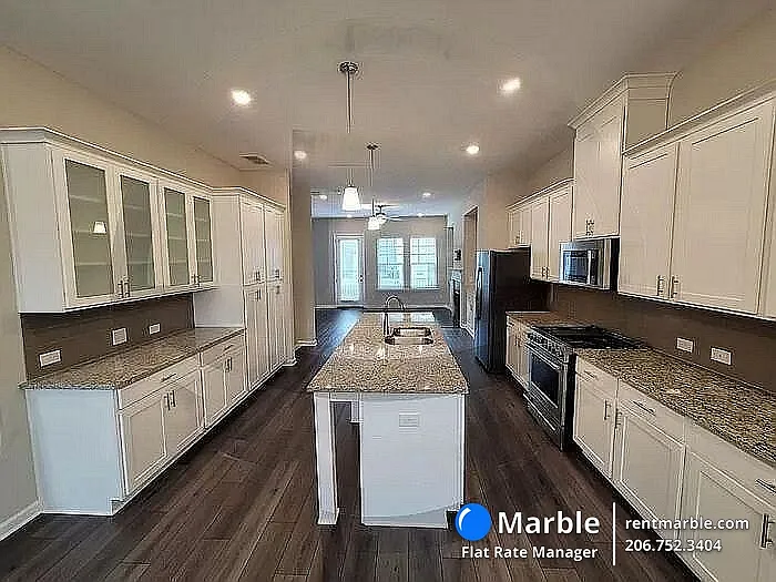 2565 Morehead St — Photo 6