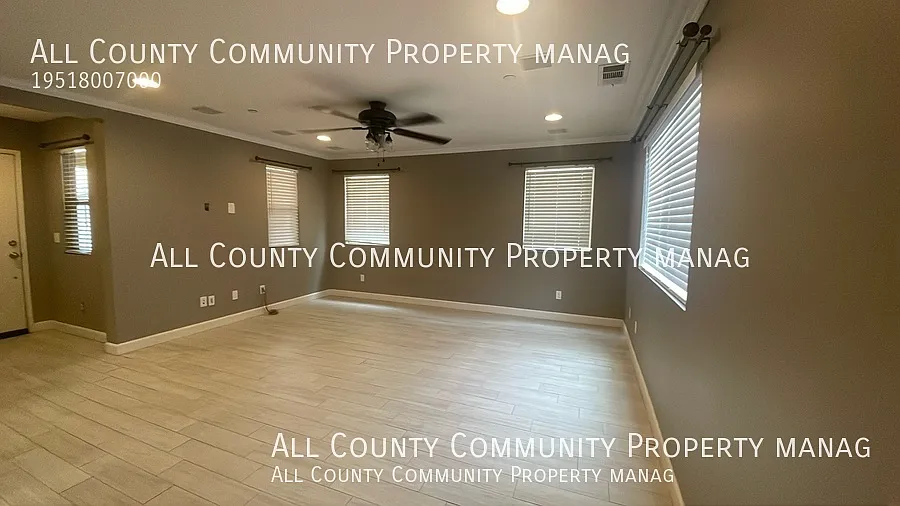 3 Bedroom 2.5 Bathroom Two Story Condo for Rent in Lake Elsinore — Photo 3