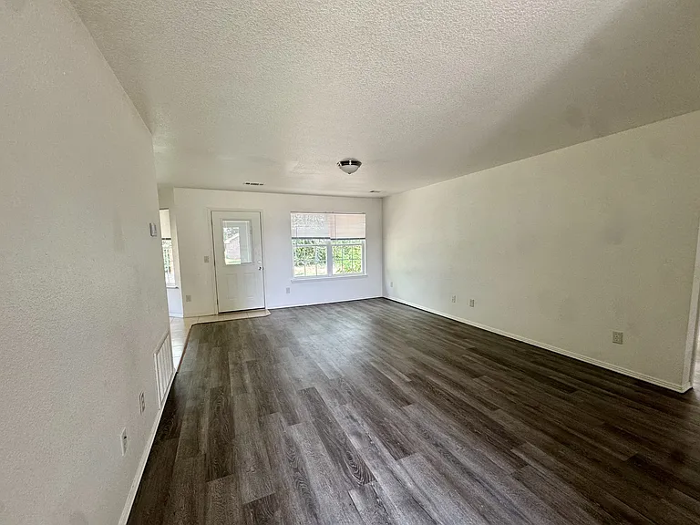128 Lanita Dr — Photo 9