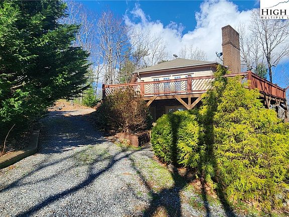 5th image of 3190 Holly Road