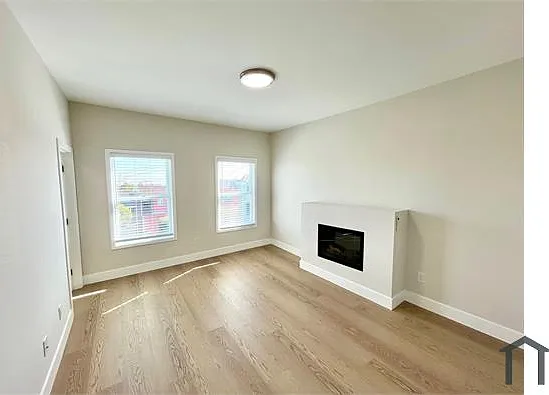 1561 Innes Ave — Photo 2
