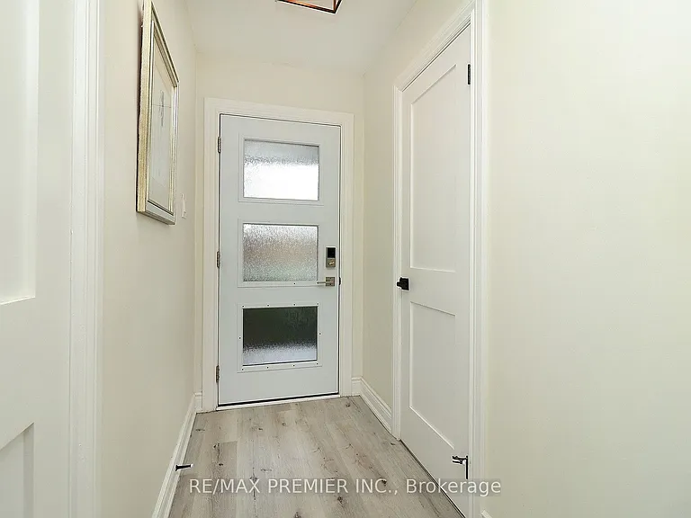 27 Prairie Dunes Pl — Photo 2