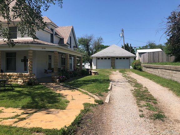 2nd image of 218 W School St