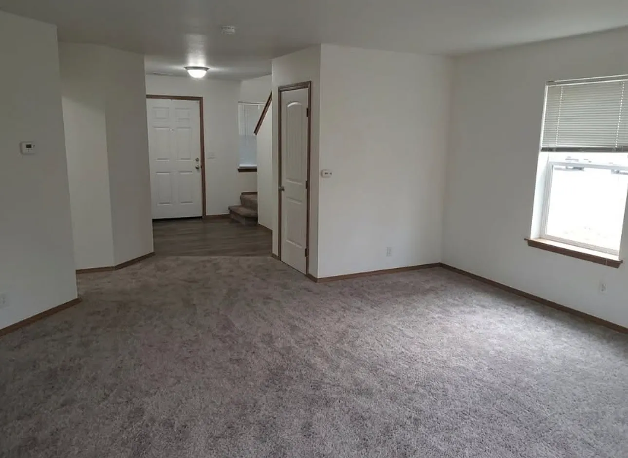 3 bed, 2284 sqft, $2,800 — Photo 3