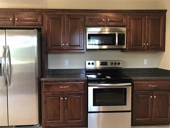 4th image of 187 Amelia Dr