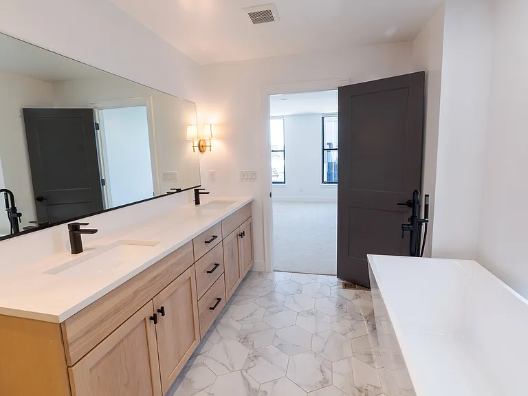 2317 Stout St — Photo 8