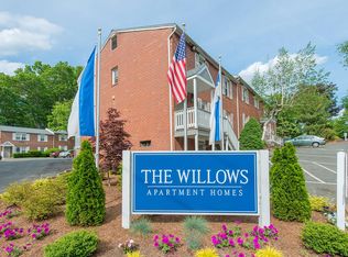 19 Lockhouse Rd, Westfield, MA 01085