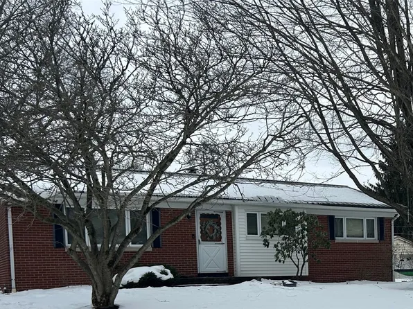 1131 Belmont Dr, Meadville, PA 16335