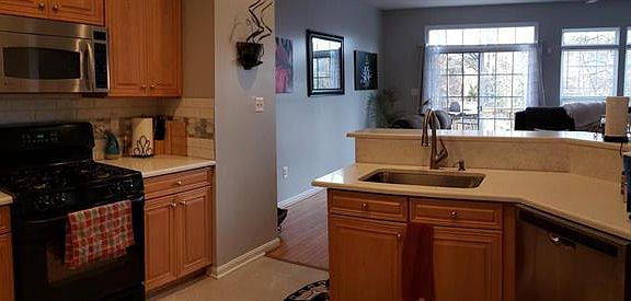 3rd image of 8523 Wyngate Manor Ct