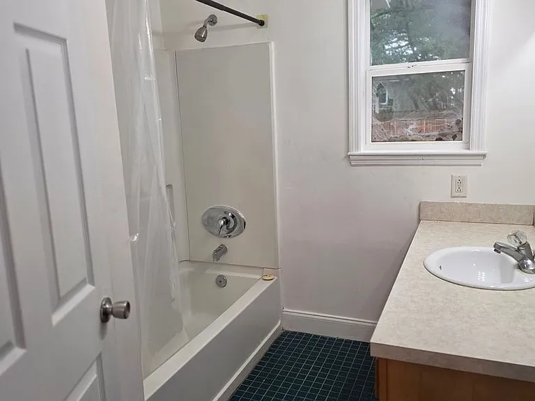 2675 Ernest St — Photo 13